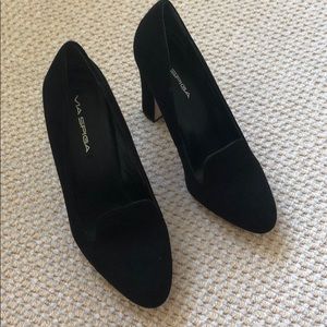 Beautiful suede black Via Spiga pumps